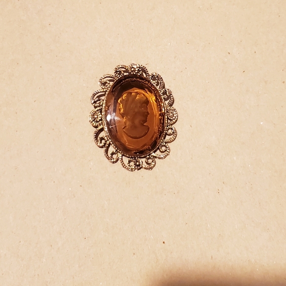 Vintage Intaglio Glass Amber Cameo Pendant - Picture 5 of 11